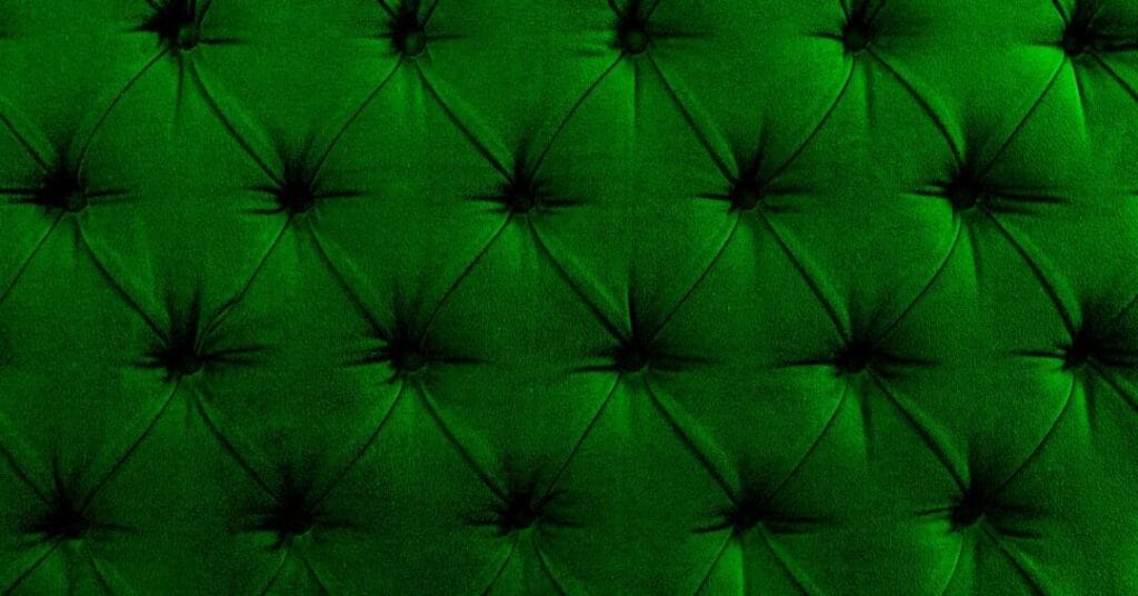 pikowane obicie zielone