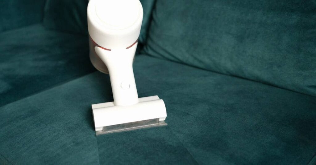 czyszczenie tapicerowanych mebli