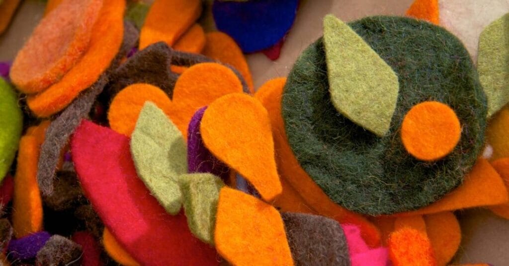 mis ze skrawkow filc