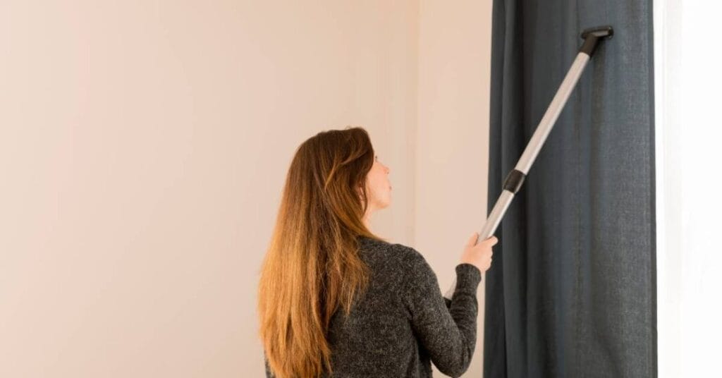 zaslony do salonu odkurzanie