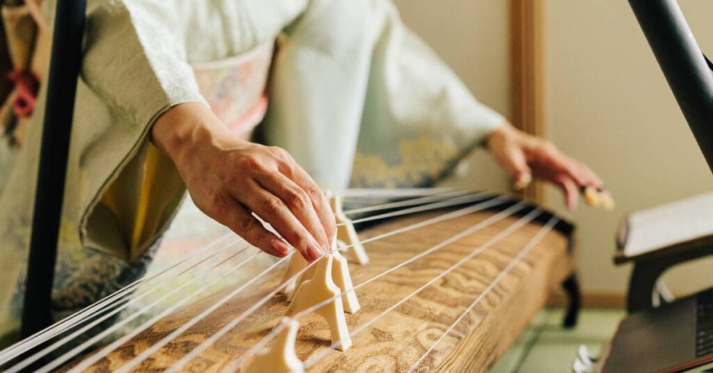 japonska muzyka instrumenty gra