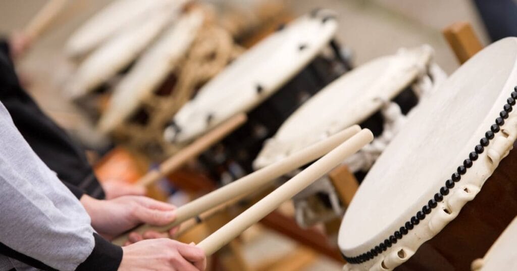 japonska muzyka instrumenty taiko
