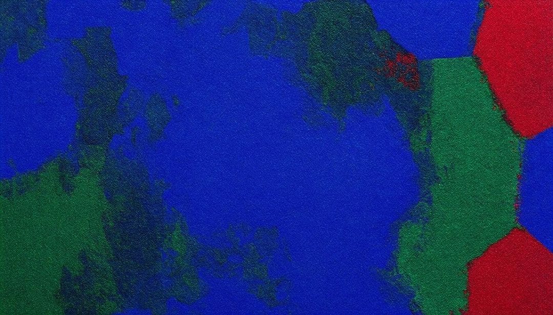 Ciemny elektryczny niebieski